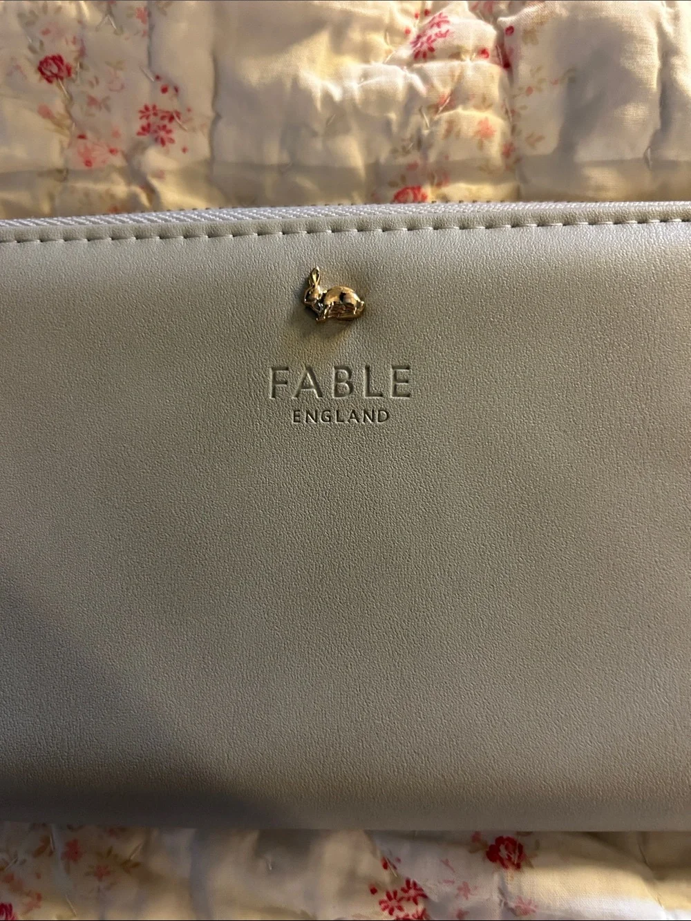 Adorable Fable England bunny wallet - Picture 2 of 4
